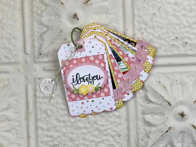 Scallop Edge Tag Die Set