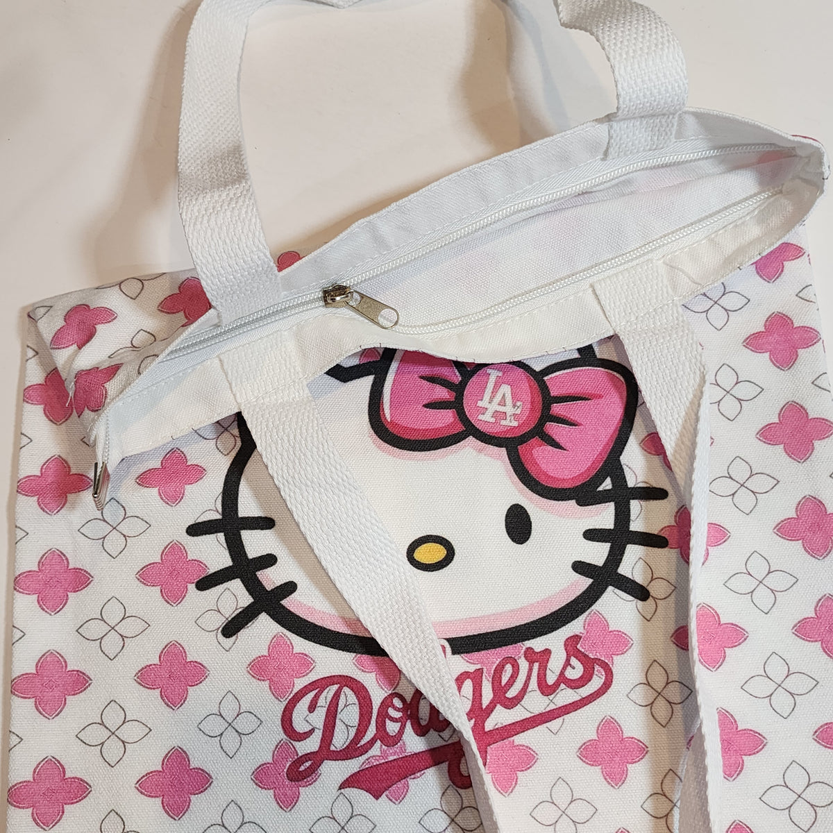 Hello Kitty L.A. Dodgers Pink - Canvas Tote Zipper Closure