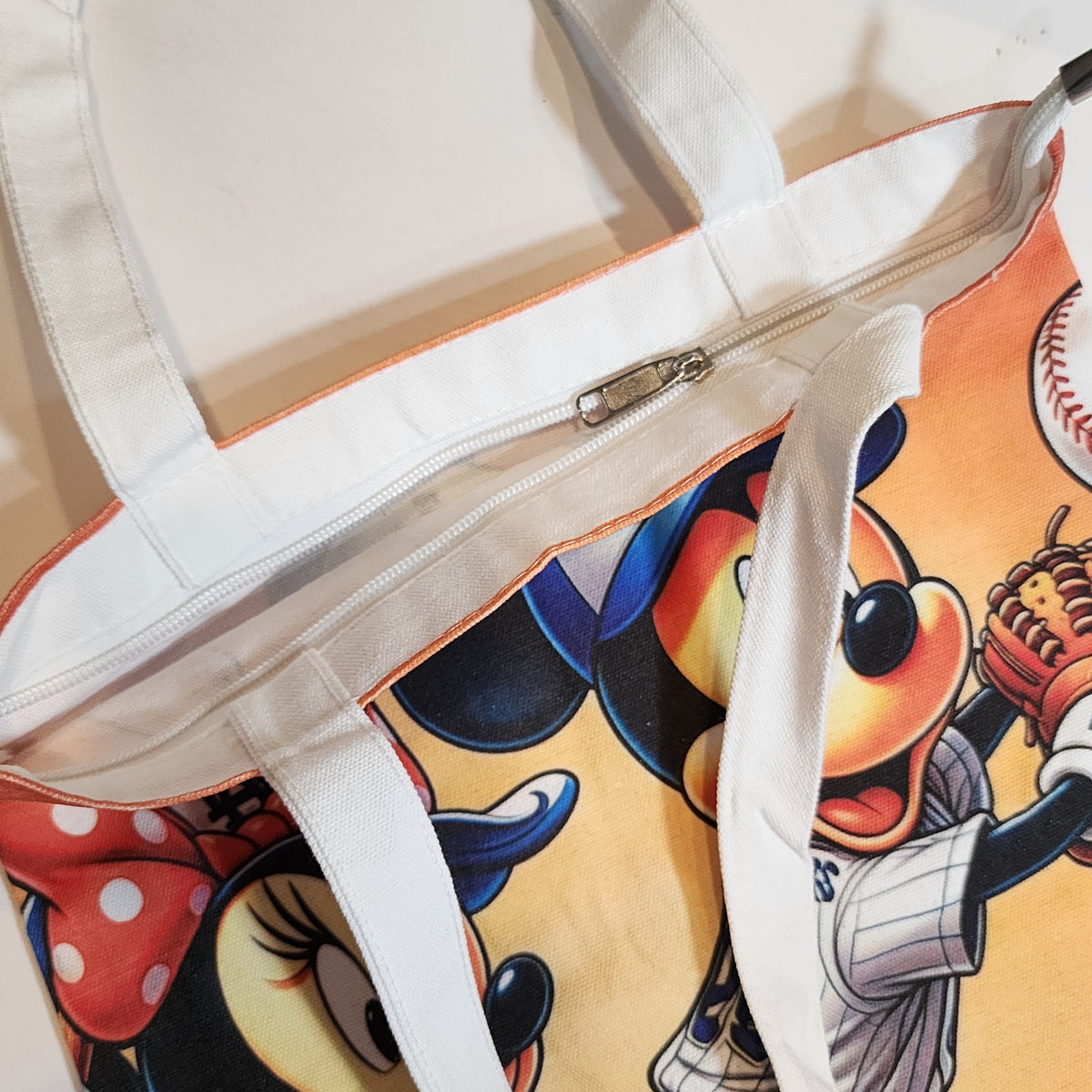 L.A. Mickey & Minnie - Canvas Tote Zipper Closure