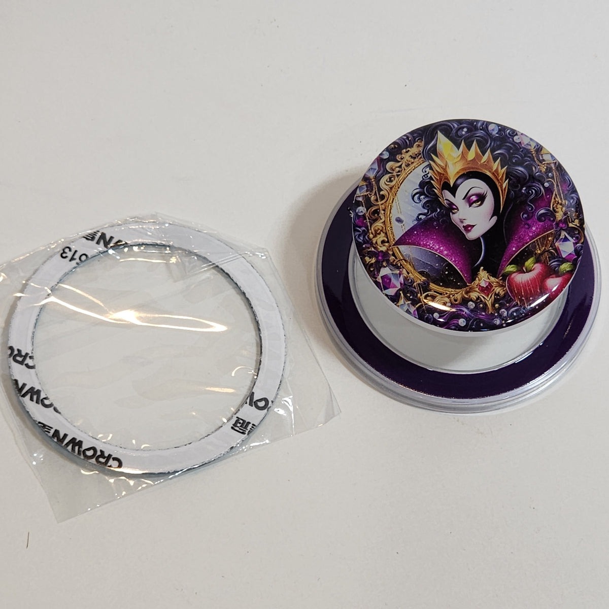 Poison Apple Queen Magnetic Phone Holder