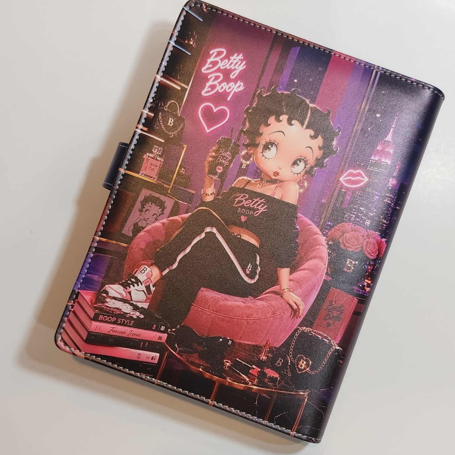 Betty Aesthetics - A5 Binder
