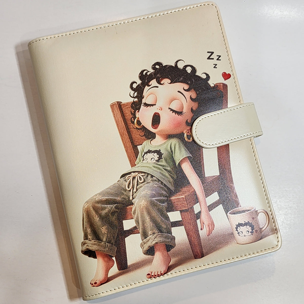 Betty Catching Zzzs - A5 Binder